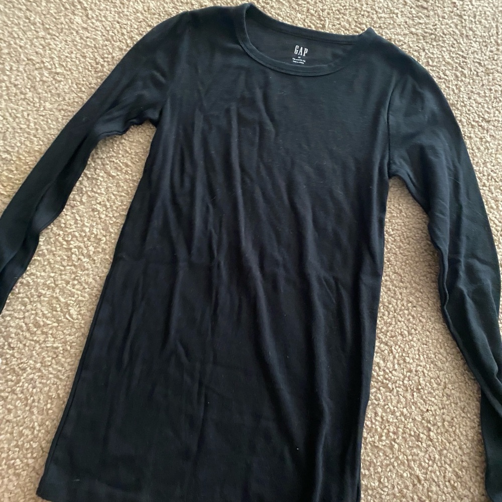 Gap black fitted tee